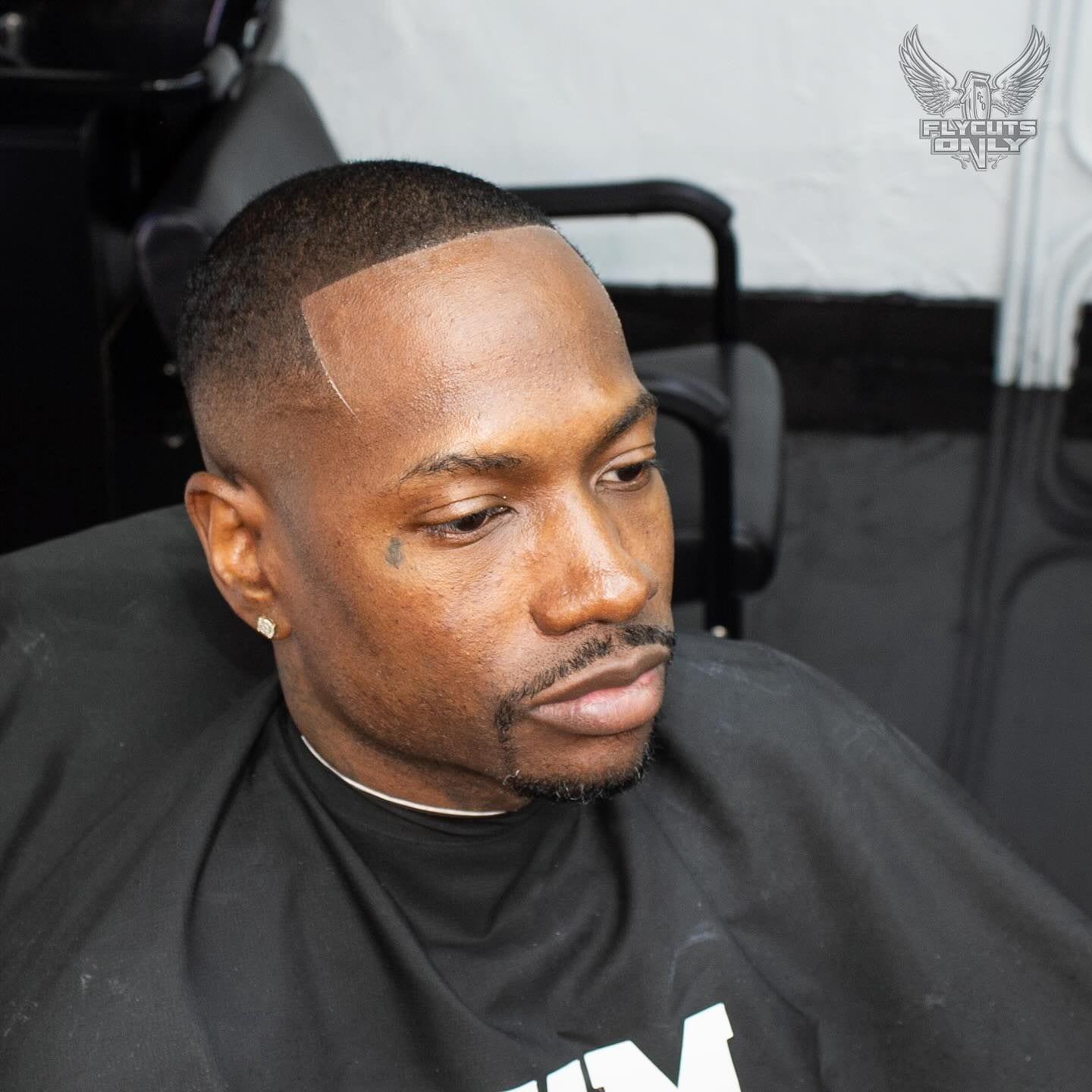 Beard line and taper, side profile